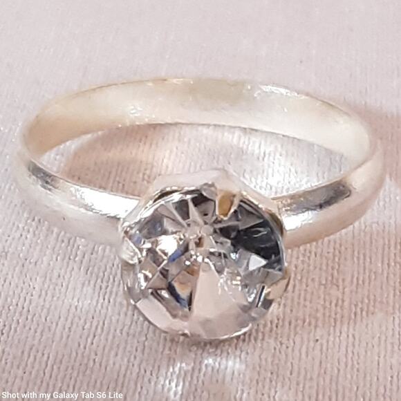 Silver Tone Ring Solitary Round Clear Stone Prong Set Minimalist - Picture 4 of 9